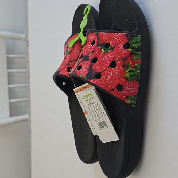 NWT Crocs Men\'s Classic Hyperreal Strawberry Slides Size 12